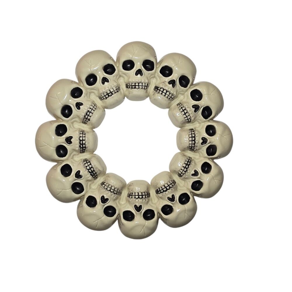 Skull Halloween Plastic Wreath Decoration Goth Dark 15 in